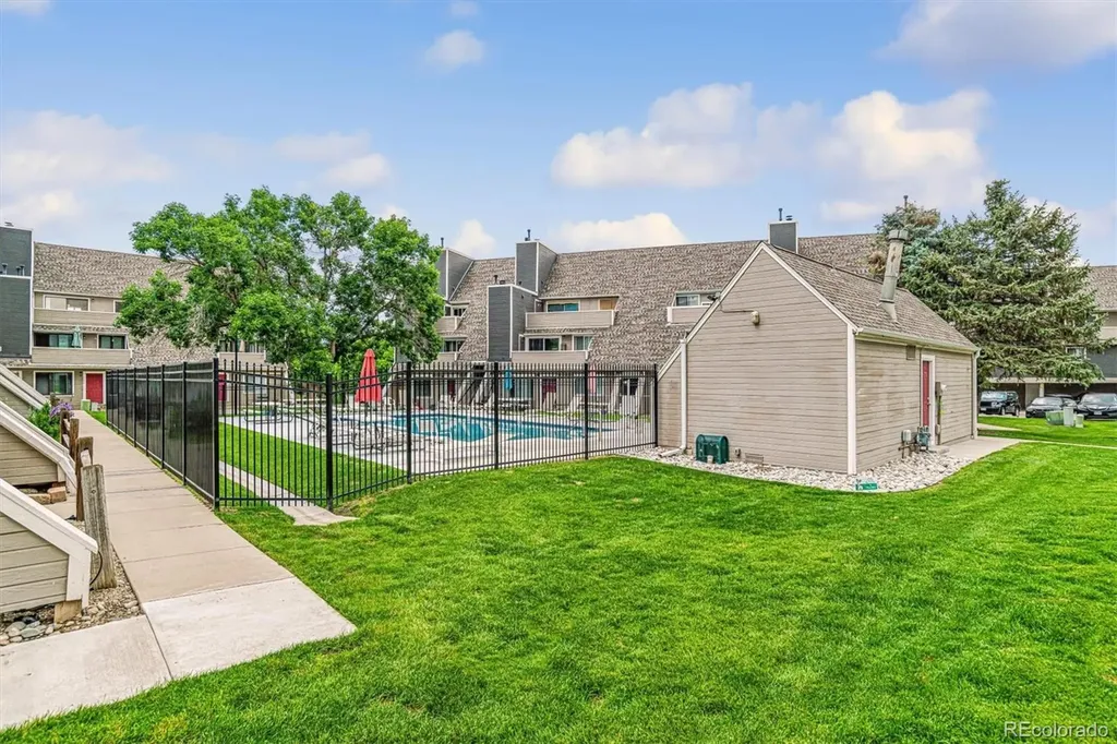 5250 S Huron Way Littleton CO 80120