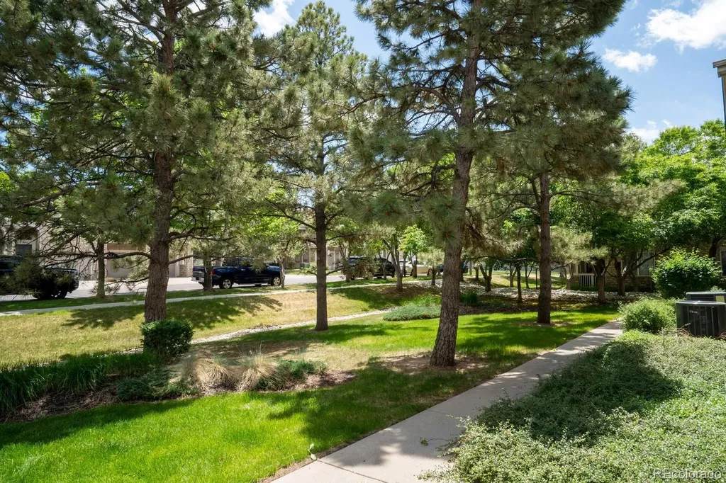 4232 S Blackhawk Circle Aurora CO 80014