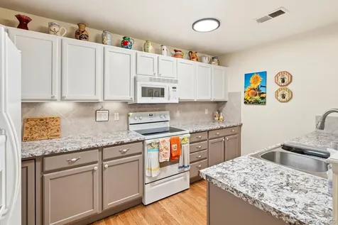 4232 S Blackhawk Circle Aurora CO 80014
