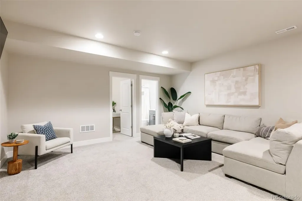 6346 Dayton Way Denver CO 80238