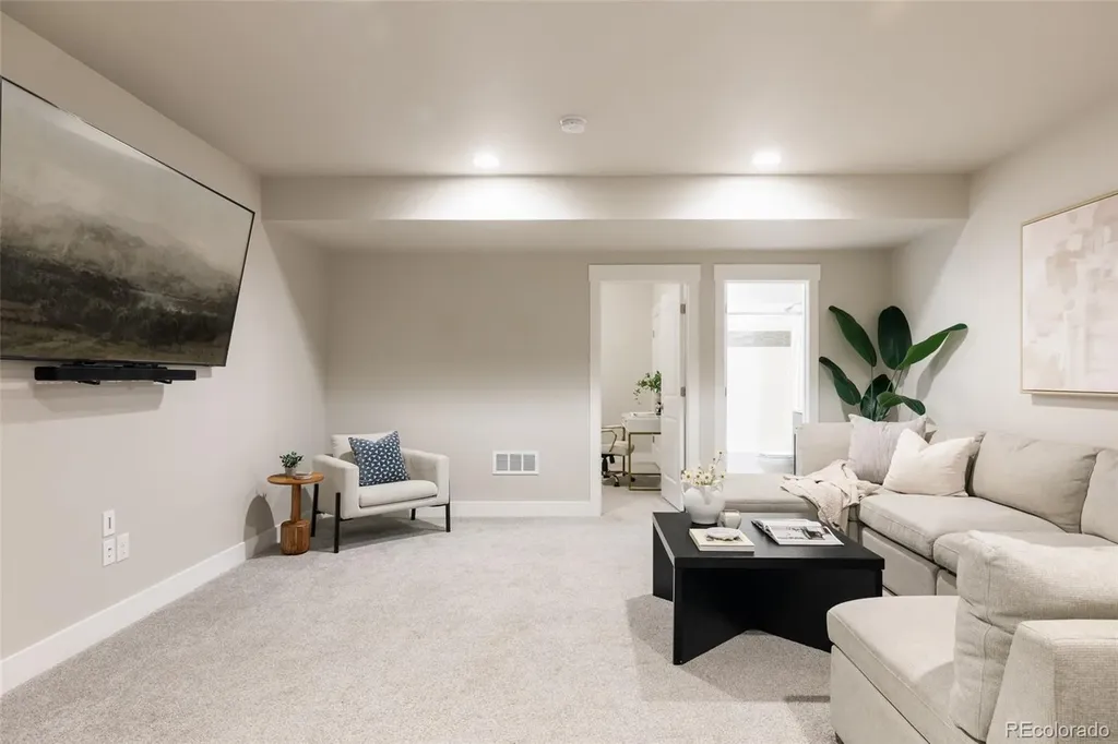 6346 Dayton Way Denver CO 80238