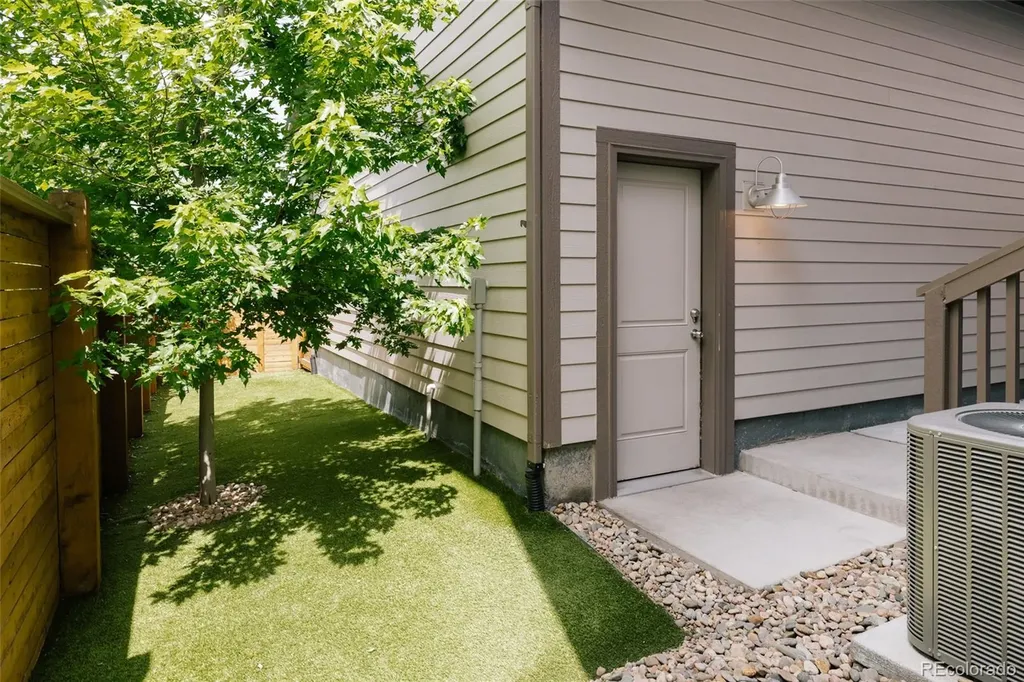 6346 Dayton Way Denver CO 80238