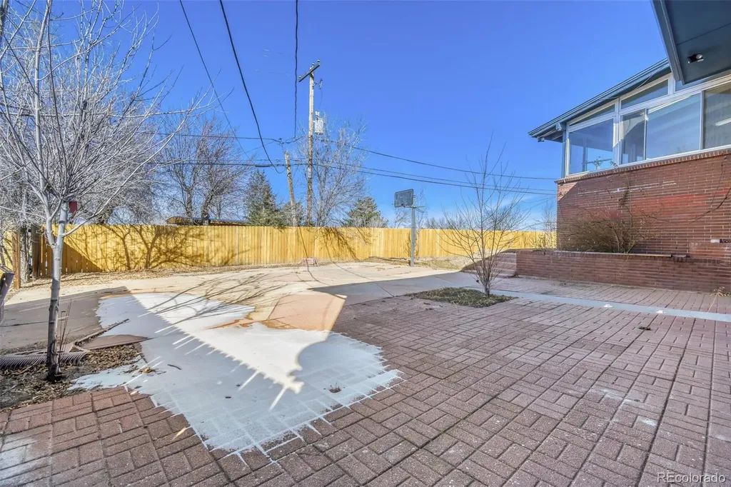 8221 Bradburn Drive Westminster CO 80031