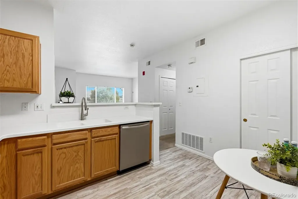 912 S Yampa Street Aurora CO 80017