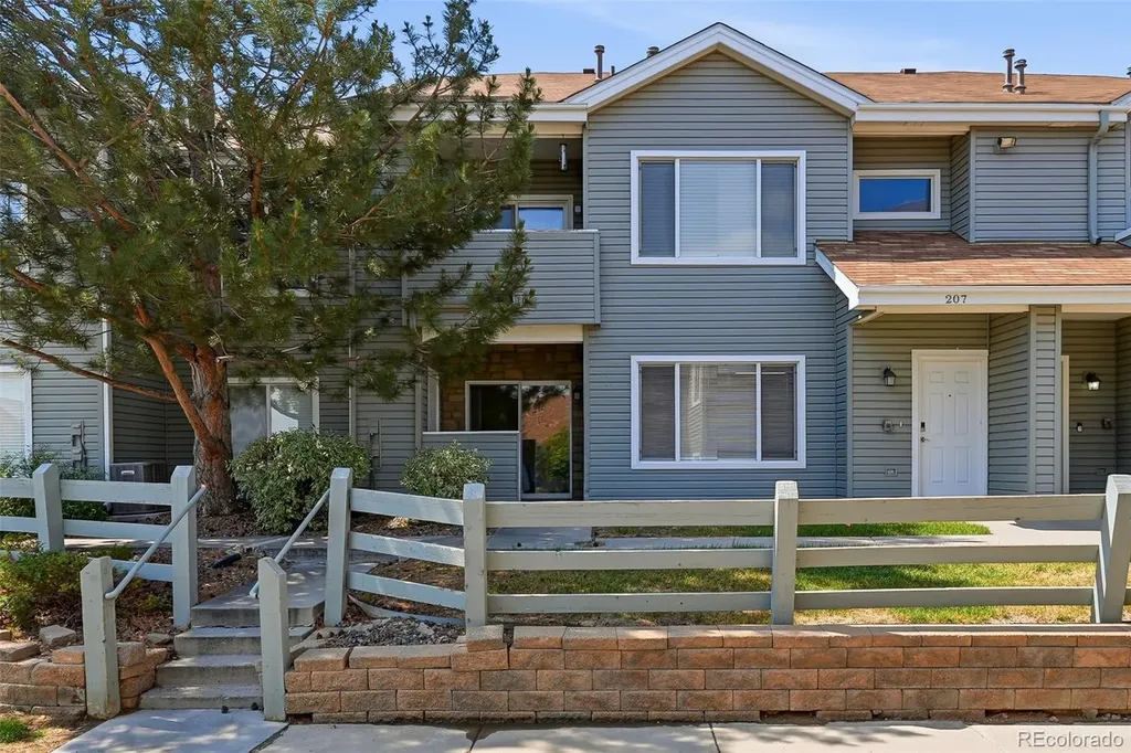 912 S Yampa Street Aurora CO 80017