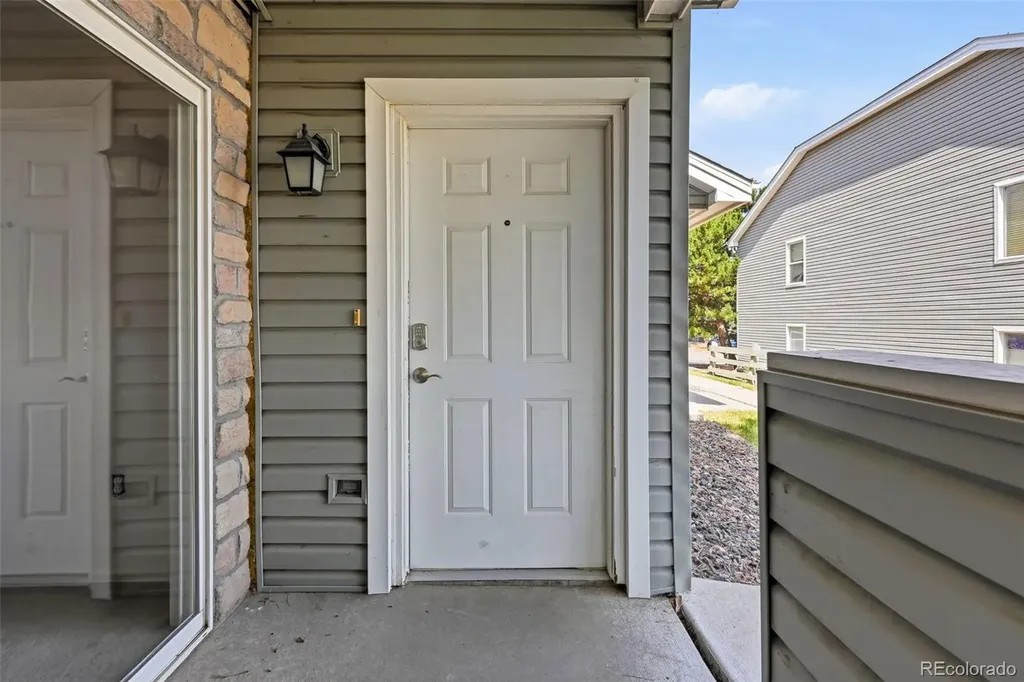 912 S Yampa Street Aurora CO 80017