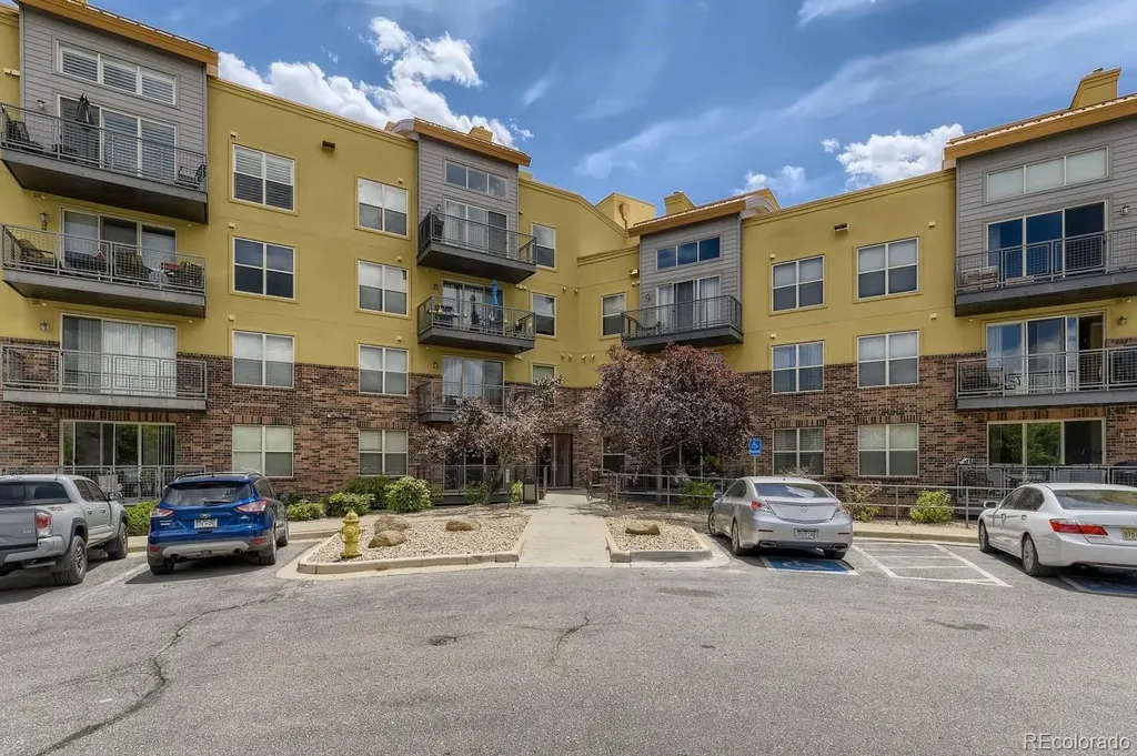 9019 E Panorama Englewood CO 80112