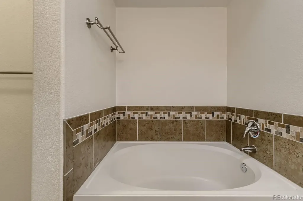 9019 E Panorama Englewood CO 80112
