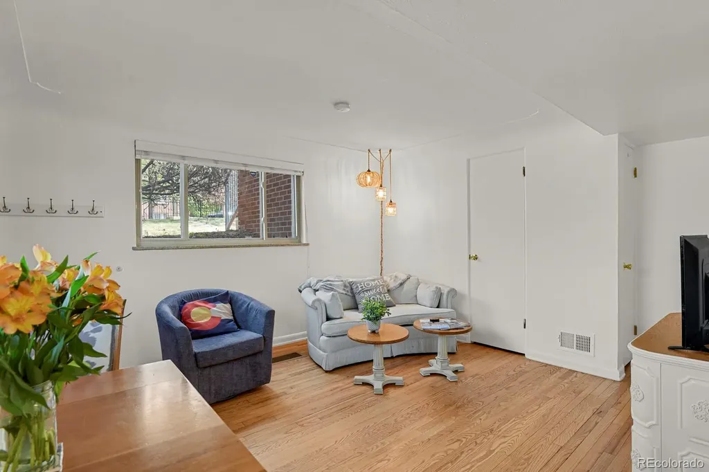 3290 W Fairview Place Denver CO 80211