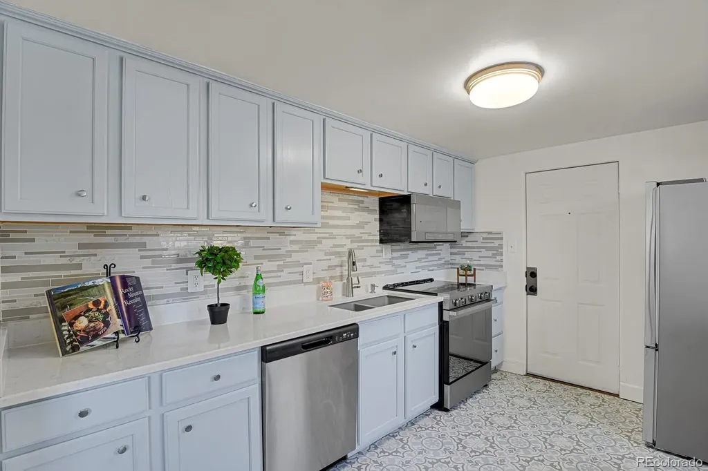 3290 W Fairview Place Denver CO 80211
