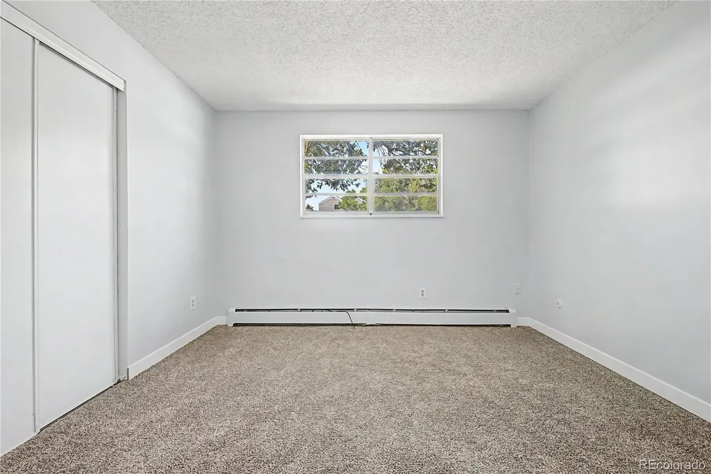 21 Newark Street Aurora CO 80012