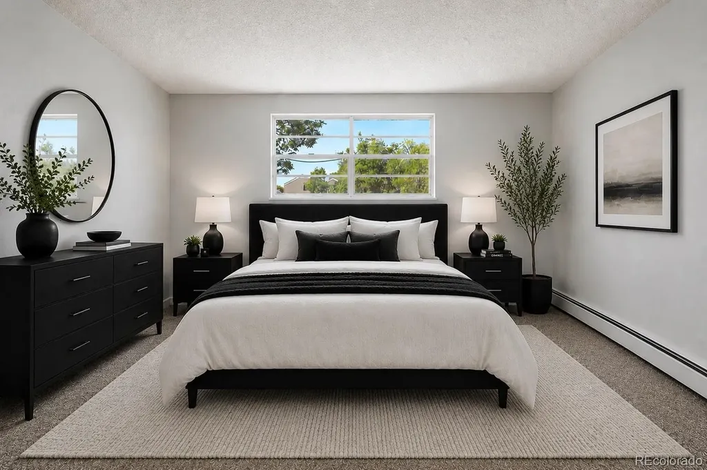 21 Newark Street Aurora CO 80012