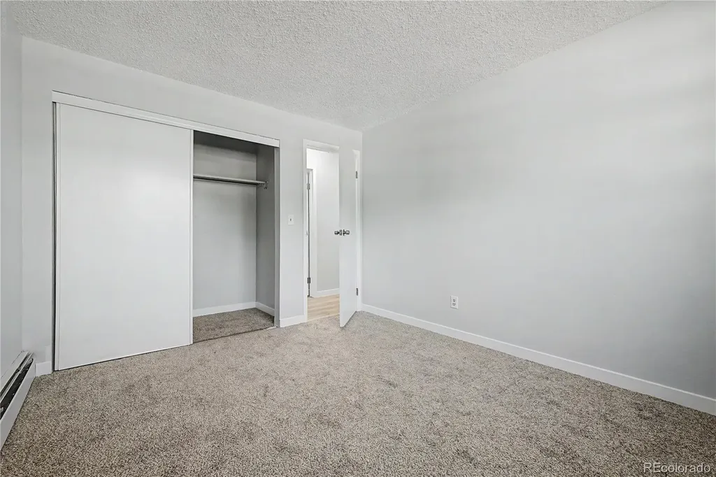 21 Newark Street Aurora CO 80012