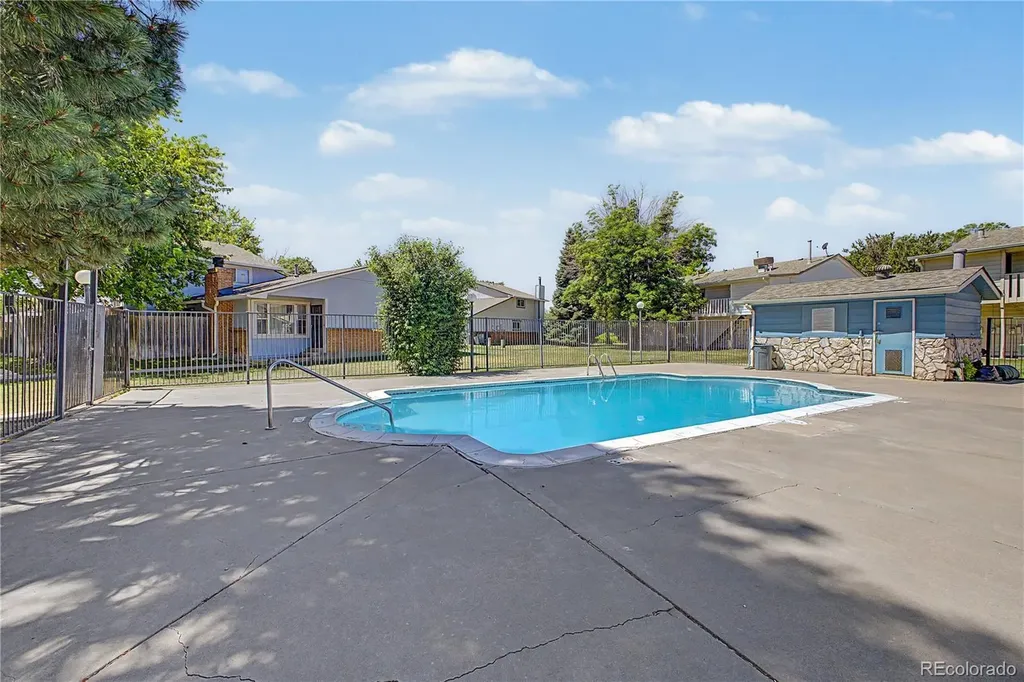 21 Newark Street Aurora CO 80012