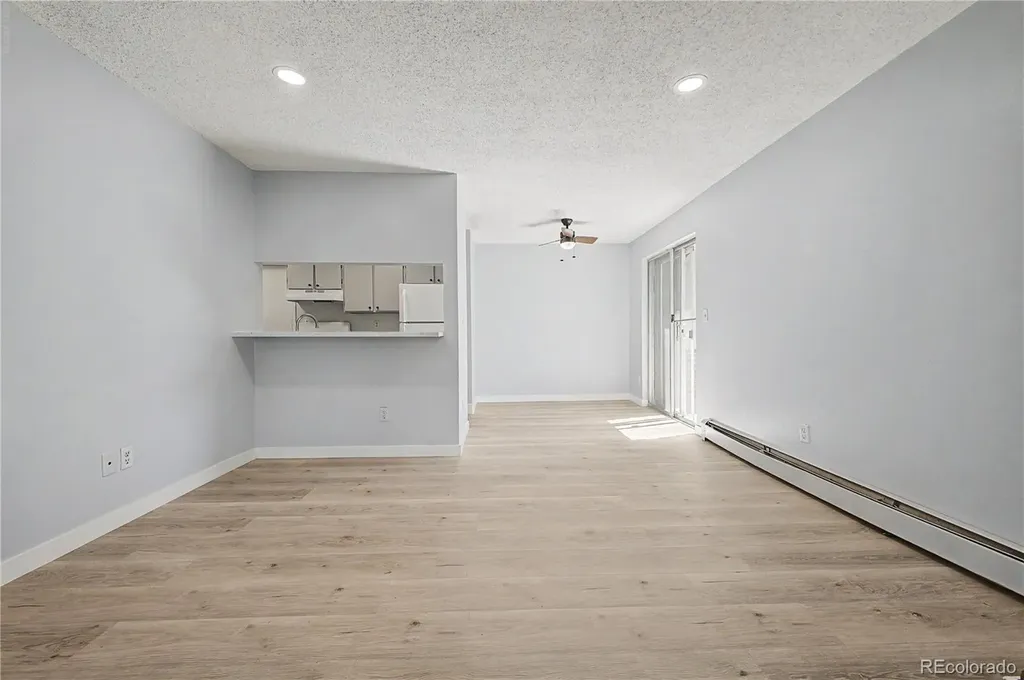 21 Newark Street Aurora CO 80012