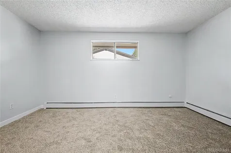 21 Newark Street Aurora CO 80012