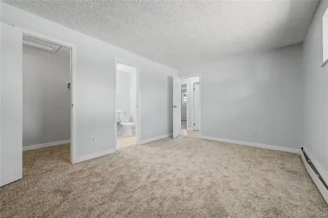 21 Newark Street Aurora CO 80012