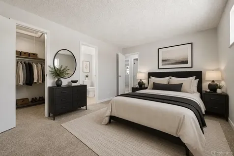 21 Newark Street Aurora CO 80012