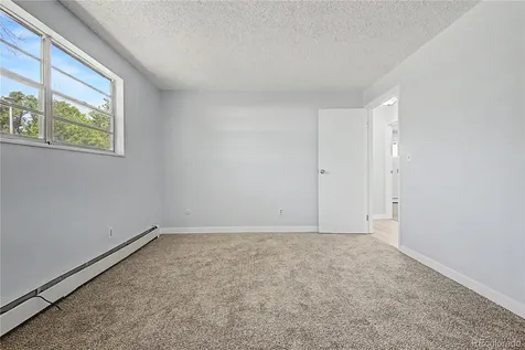 21 Newark Street Aurora CO 80012