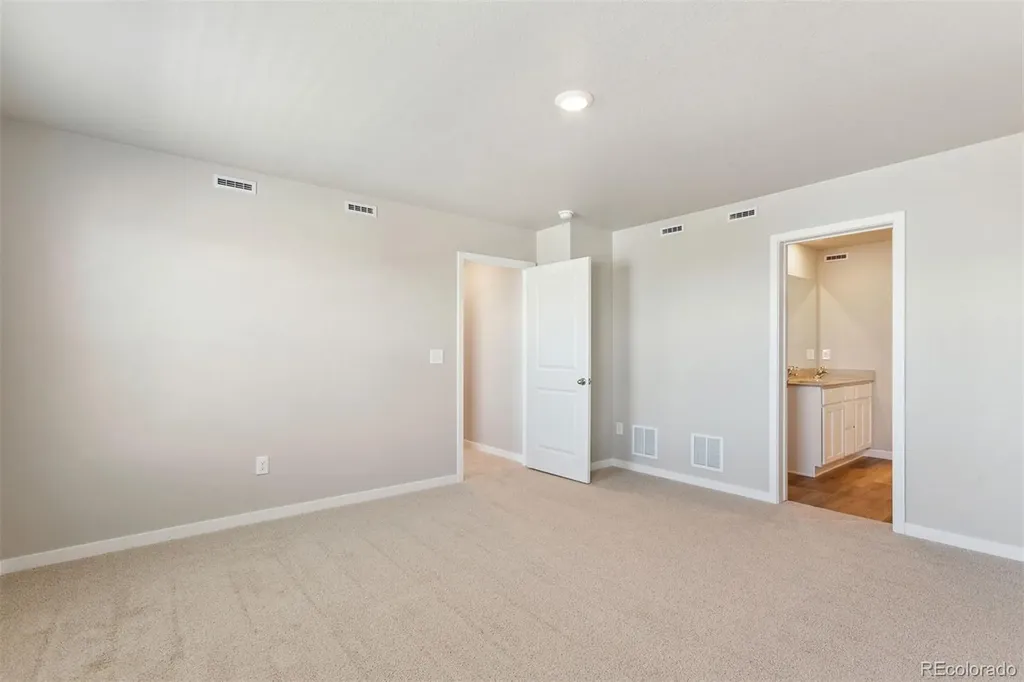 48165 Shetland Drive Bennett CO 80102