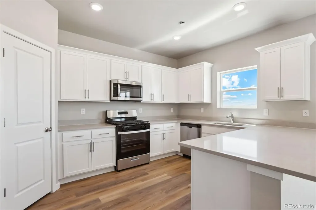 48165 Shetland Drive Bennett CO 80102