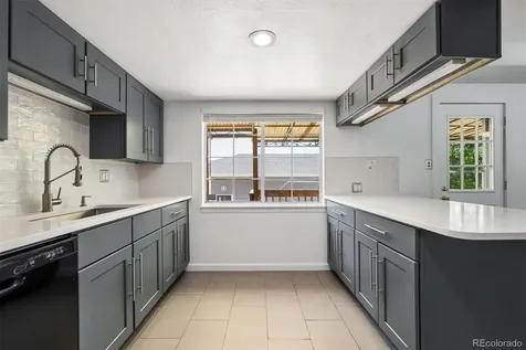 13473 Fitzsimons Way Aurora CO 80011