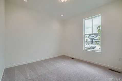 8925 S Riviera Way Aurora CO 80016