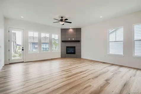8925 S Riviera Way Aurora CO 80016