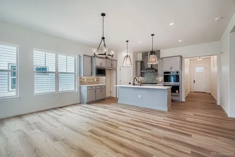 8925 S Riviera Way Aurora CO 80016