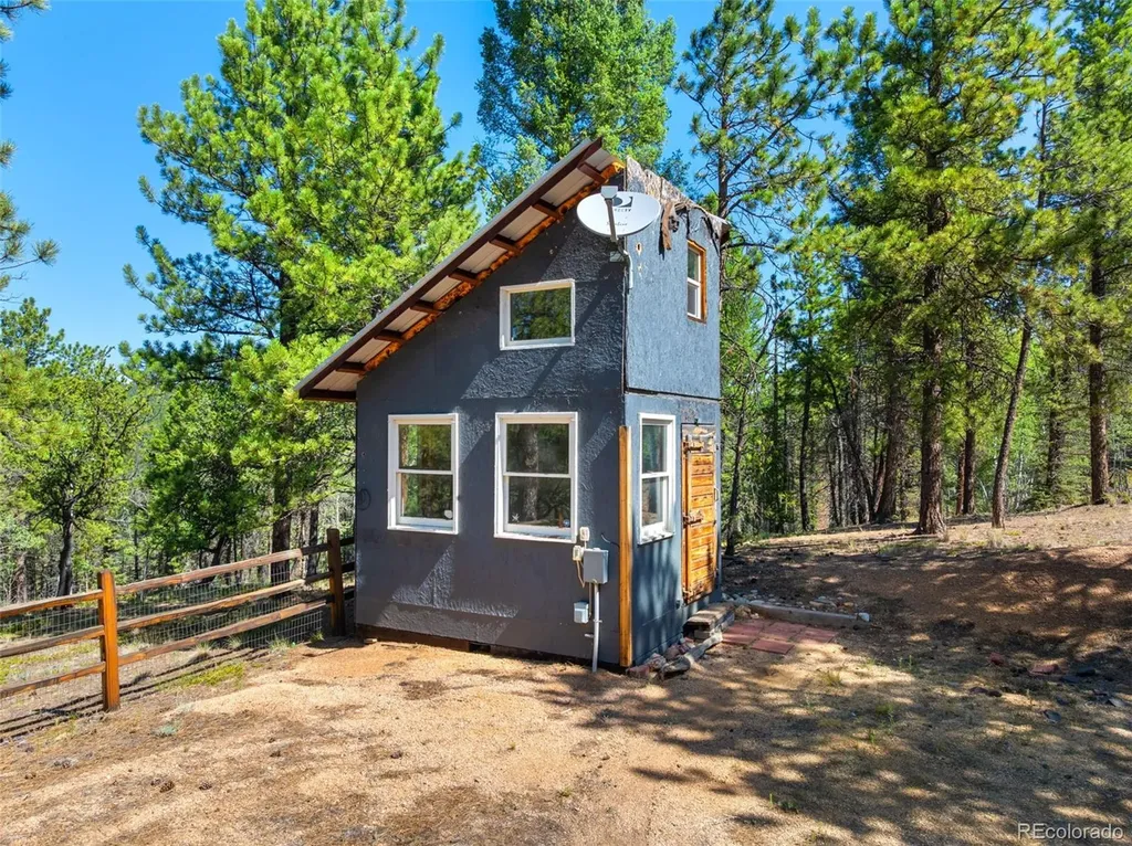 2775 Pathfinder Road Florissant CO 80816