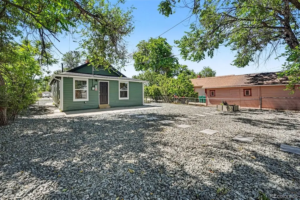 1926 Hanover Street Aurora CO 80010