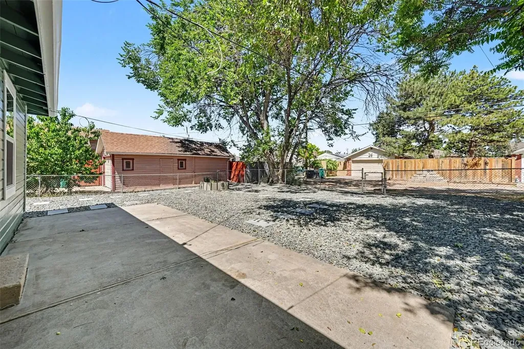 1926 Hanover Street Aurora CO 80010