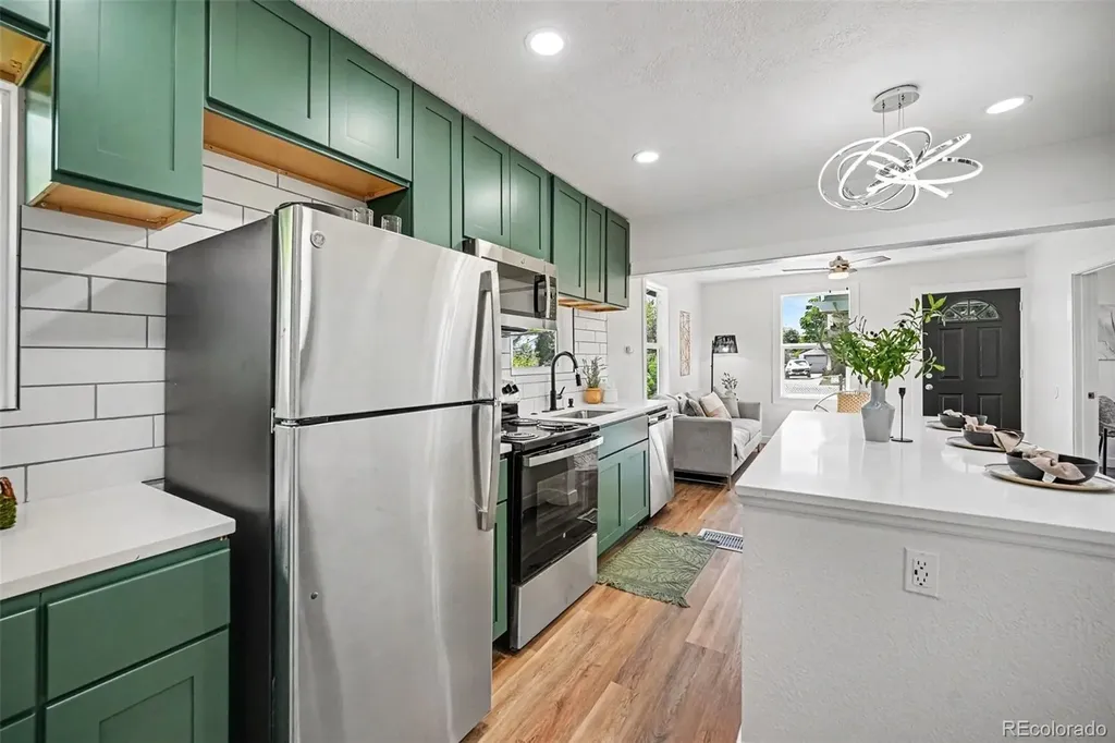 1926 Hanover Street Aurora CO 80010