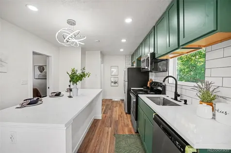 1926 Hanover Street Aurora CO 80010