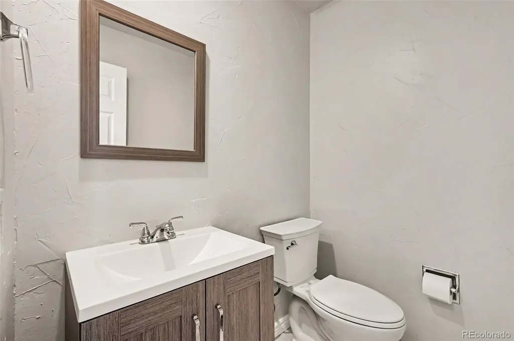 3848 S Inca Street Englewood CO 80110