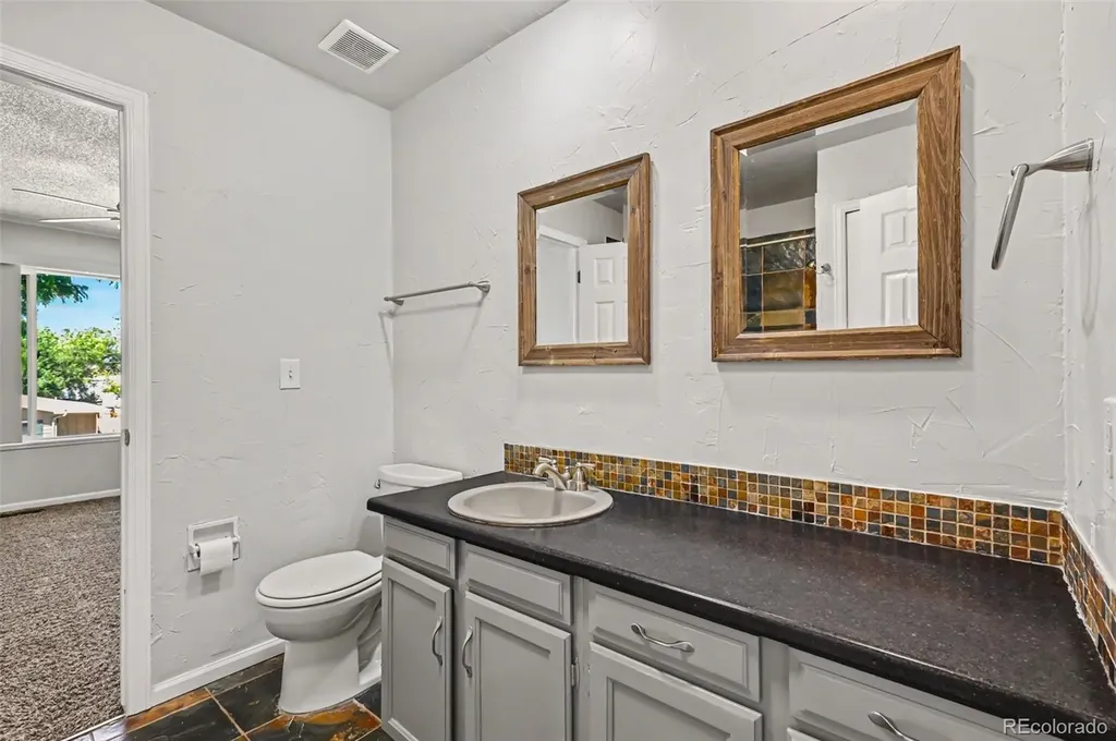 3848 S Inca Street Englewood CO 80110