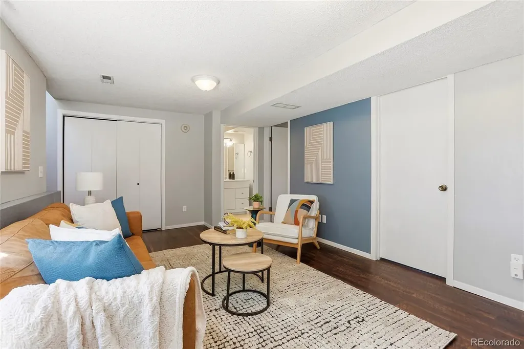 4751 S Clay Court Englewood CO 80110