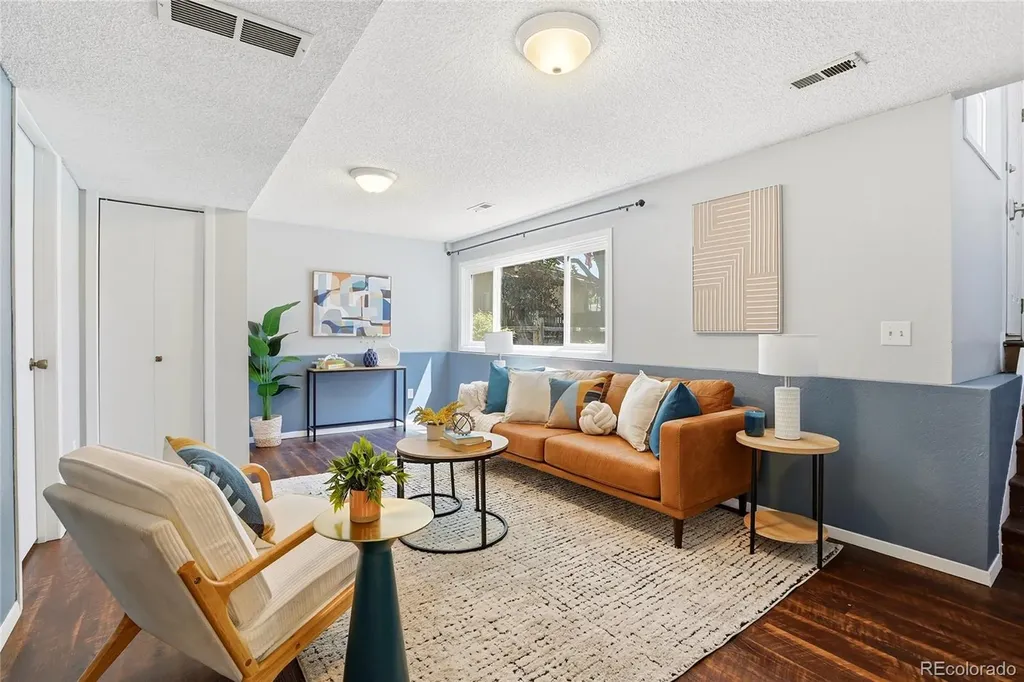 4751 S Clay Court Englewood CO 80110