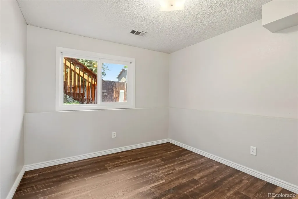4751 S Clay Court Englewood CO 80110