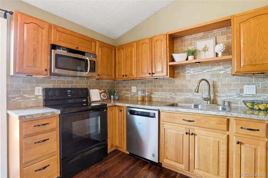4751 S Clay Court Englewood CO 80110