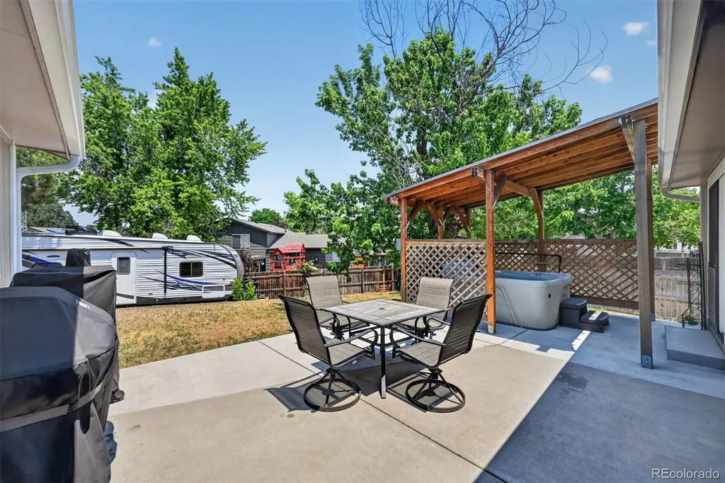 4052 S Argonne Way Aurora CO 80013
