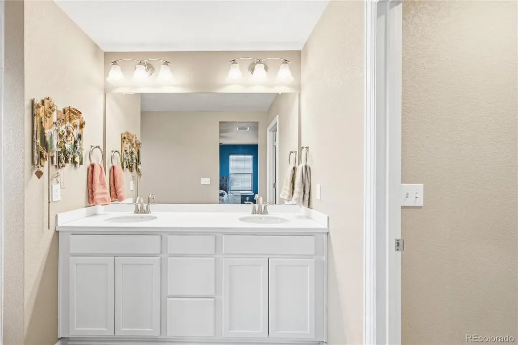 4628 S Nepal Way Aurora CO 80015