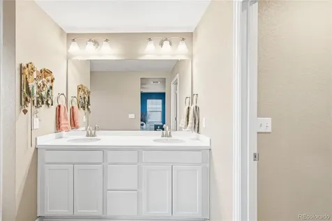 4628 S Nepal Way Aurora CO 80015