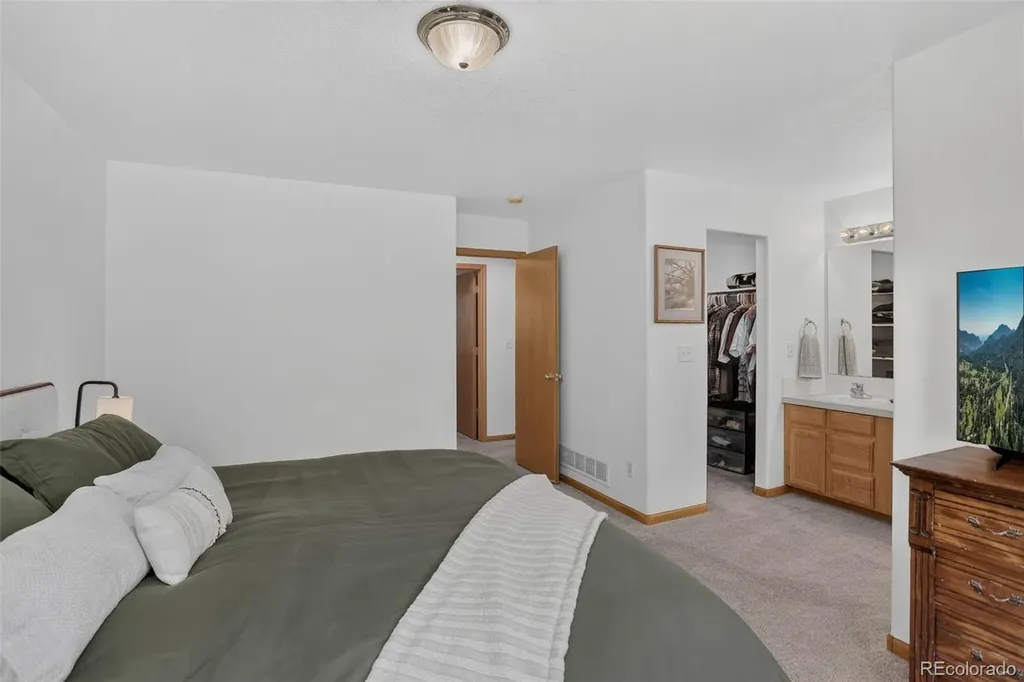 8466 Keenland Way Wellington CO 80549