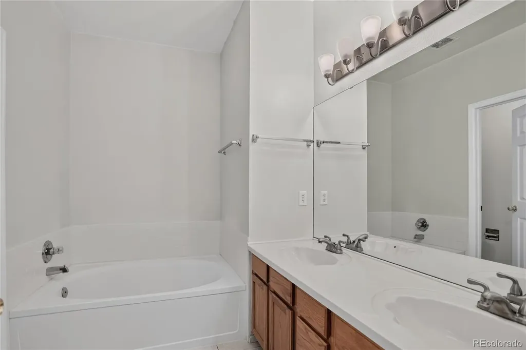 4013 S Carson Street Aurora CO 80014