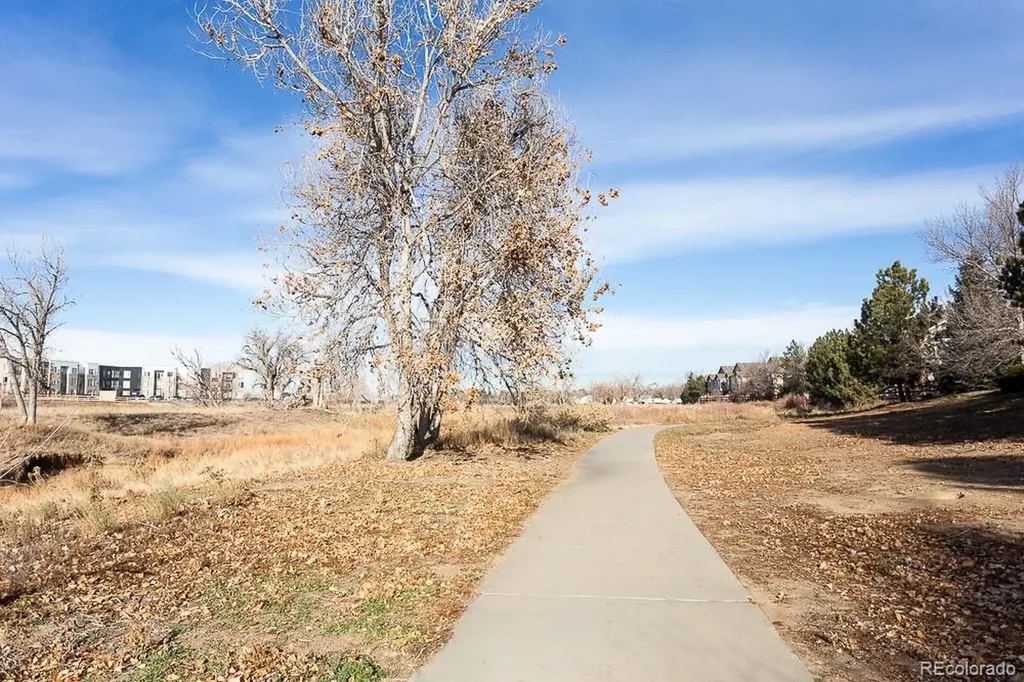 141 Granby Way Aurora CO 80011