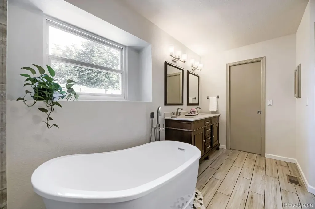 9033 W Wisconsin Avenue Lakewood CO 80232