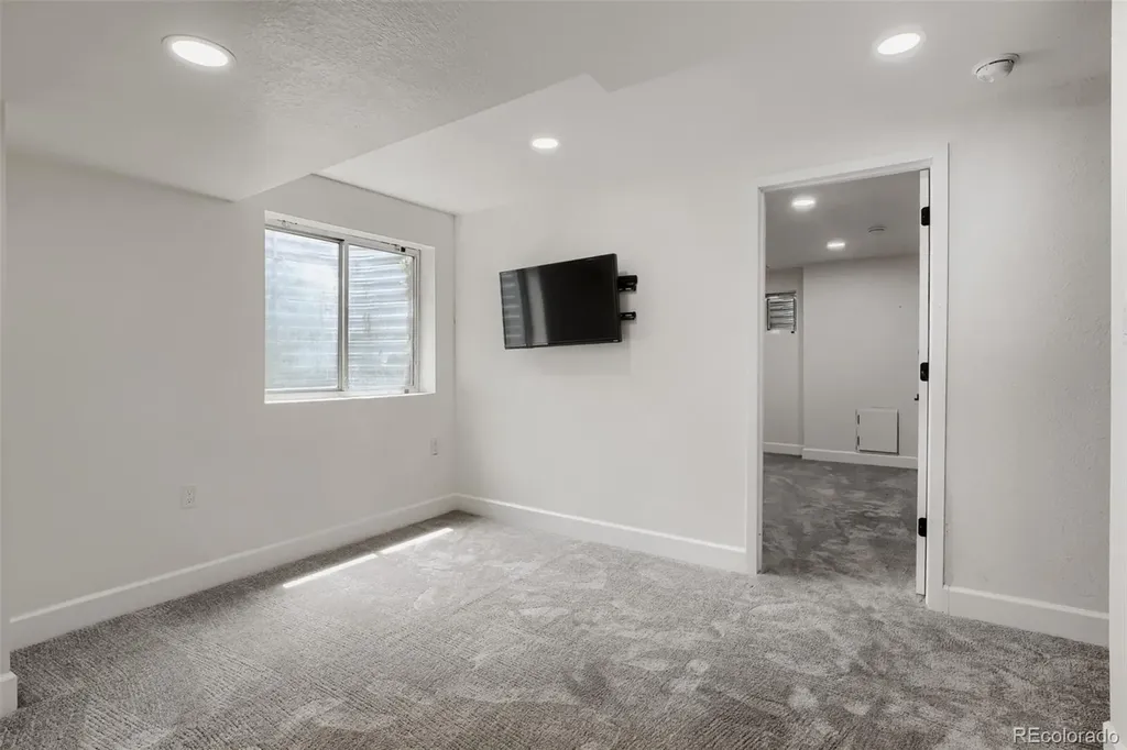 5019 S Espana Way Centennial CO 80015