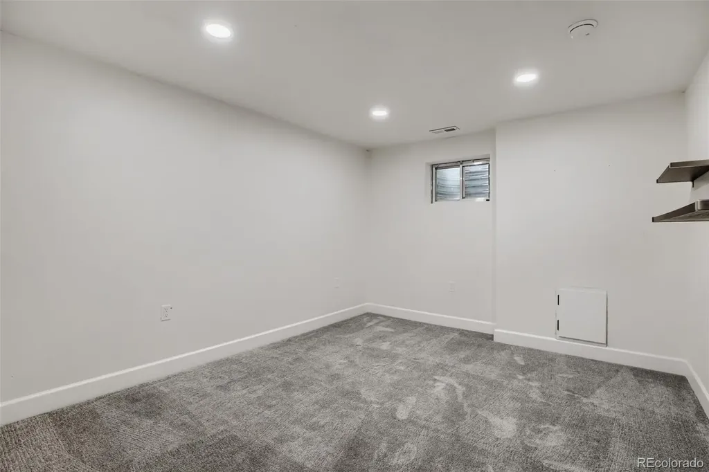 5019 S Espana Way Centennial CO 80015