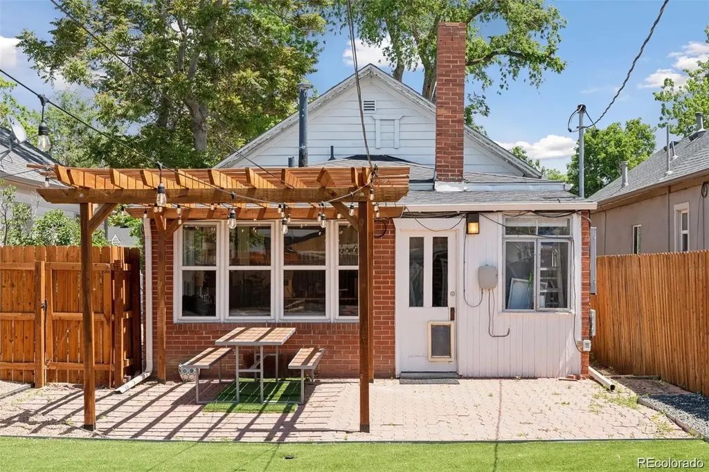 4877 Perry Street Denver CO 80212